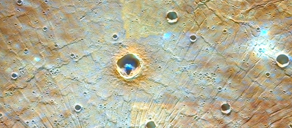 Le fragment du bassin Caloris dans la partie orientale de Mercure vu par la MESSENGER Le fragment du bassin Caloris dans la partie orientale de Mercure vu par la MESSENGER - Sputnik Afrique