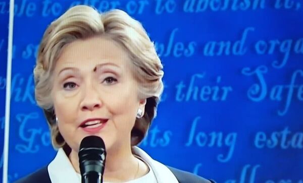 «La mouche d’Hillary Clinton»  - Sputnik Afrique