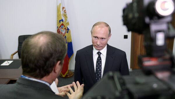 Президент РФ В. Путин дал интервью французским журналистам телеканала TF1 - Sputnik Afrique