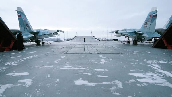 Des chasseurs embarqués Su-33 sur le pont de l'Amiral Kouznetsov - Sputnik Afrique