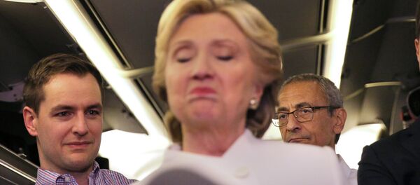 John Podesta et Hillary Clinton - Sputnik Afrique