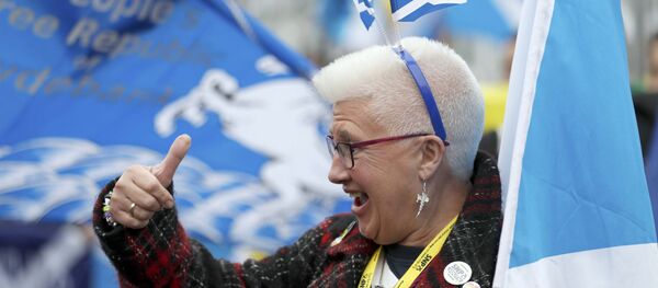 Une Ecossaise salue l'idée de l'indépendance - Sputnik Afrique