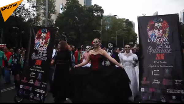 Des zombies dans les rues de Mexico - Sputnik Afrique
