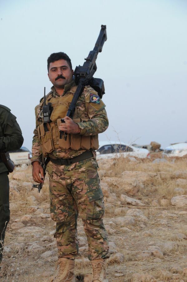 Un soldat assyrien lors de la libération de Mossoul - Sputnik Afrique