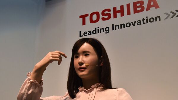 Toshiba présente un robot humanoïde lors d'une exposition à Tokyo - Sputnik Afrique