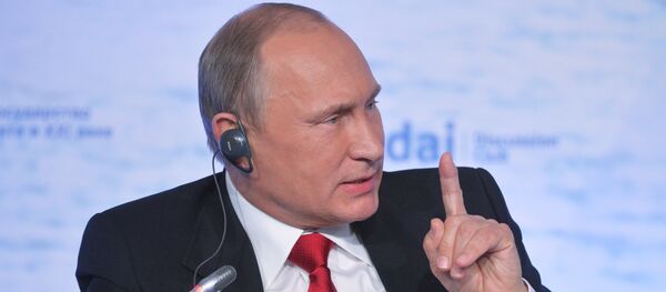 Vladimir Poutine lors d'une réunion du club Valdaï - Sputnik Afrique