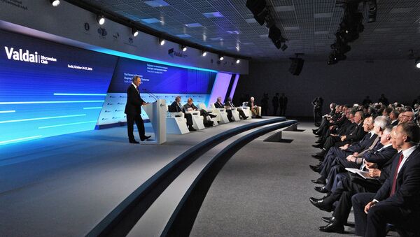 Президент РФ В. Путин принимает участие в XIII ежегодном заседании Международного дискуссионного клуба Валдай - Sputnik Afrique