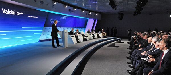 Президент РФ В. Путин принимает участие в XIII ежегодном заседании Международного дискуссионного клуба Валдай - Sputnik Afrique