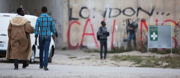 Лагерь нелегальных мигрантов в Кале - Sputnik Afrique