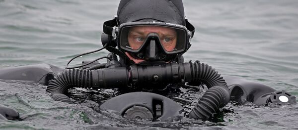 Тренировка пловцов-подводников Балтийской военно-морской базы - Sputnik Afrique