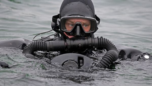 Тренировка пловцов-подводников Балтийской военно-морской базы - Sputnik Afrique