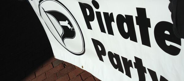 Le drapeau du parti Pirate islandais - Sputnik Afrique