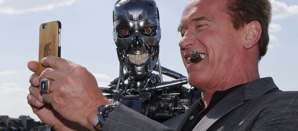 selfie de Schwarzenegger - Sputnik Afrique