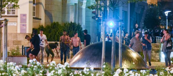 Des néonazis allemands chassent les réfugiés - Sputnik Afrique