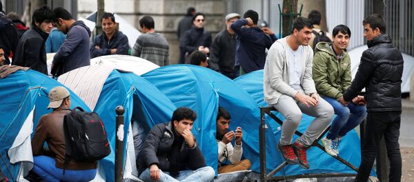 Un campement de migrants à Paris - Sputnik Afrique