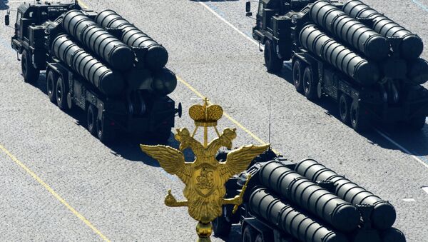 S-400 Triumph air defense system during Victory military parade in Moscow - Sputnik Afrique
