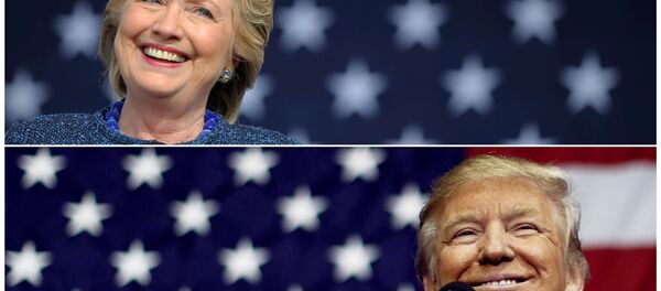 US presidential nominees Hillary Clinton (top) and Donald Trump speak at campaign rallies in Cedar Rapids, Iowa, US October 28, 2016 and Delaware, Ohio October 20, 2016 in a combination of file photos. - Sputnik Afrique