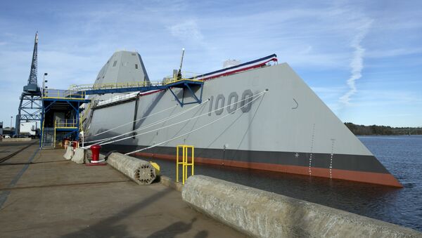 The Navy's stealthy Zumwalt destroyer is seen at Bath Iron Works, Thursday, Oct. 31, 2013, in Bath, Maine. It's the largest destroyer ever built for the Navy - Sputnik Afrique