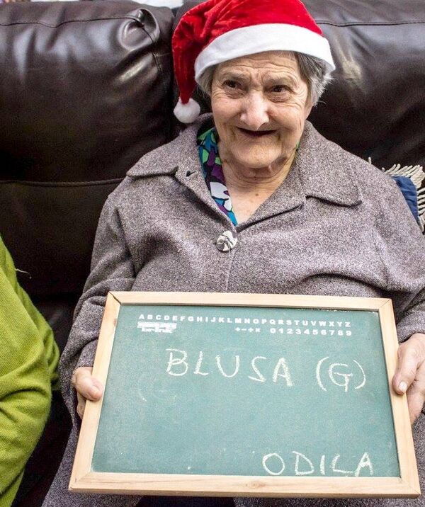 Odila a demandé de lui offrir une chemise - Sputnik Afrique