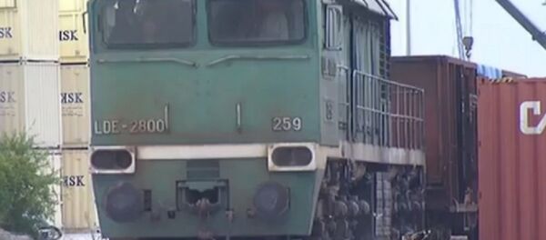 Le premier train chargé de fret humanitaire quitte Tartous - Sputnik Afrique