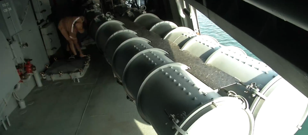 La préparation de la frégate russe Amiral Grigorovitch pour la frappe de missiles sur les positions des terroristes en Syrie - Sputnik Afrique