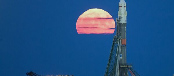 La super Lune sur le cosmodrome de Baïkonour - Sputnik Afrique