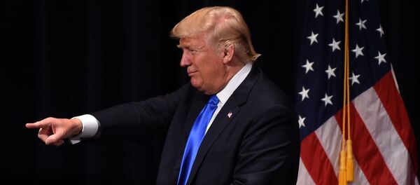 Donald Trump attends a campaign rally at Klein Memorial Auditorium in Bridgeport, Connecticut on April 23, 2016 - Sputnik Afrique
