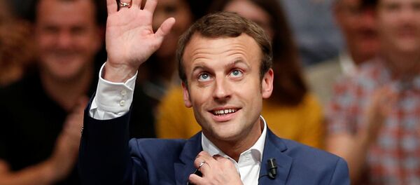 French Economy Minister Emmanuel Macron attends a political rally for his recently launched political movement, En Marche!, or Forward!, in Paris, France, July 12, 2016. - Sputnik Afrique