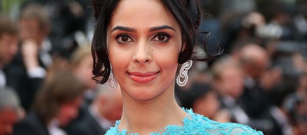 Et maintenant, au tour d’une star bollywoodienne d’être attaquée en plein Paris - Sputnik Afrique