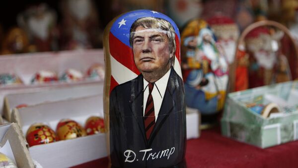 A traditional wooden Matryoshka doll depicting President-elect Donald Trump is displayed at a shop in Kiev, Ukraine, Wednesday, Nov. 9, 2016 - Sputnik Afrique