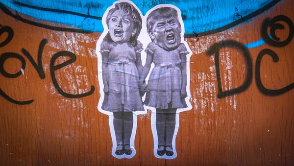 Граффити с изображением Клинтон, Трампа - Sputnik Afrique