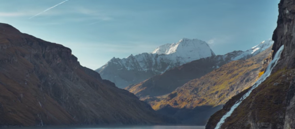 Il réalise le tir le plus haut dans un panier de basket - Sputnik Afrique