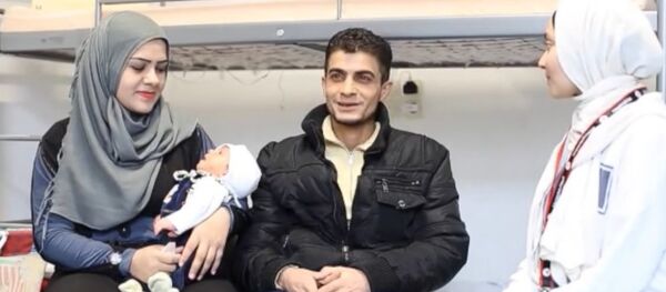 Les réfugiés syriens qui ont appelé leur fille Angela Merkel - Sputnik Afrique