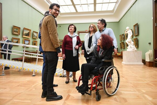 Concours Andreï Stenine: l’héroïne paralysée de la photo gagnante vient à Moscou Concours Andreï Stenine: l’héroïne paralysée de la photo gagnante vient à Moscou - Sputnik Afrique