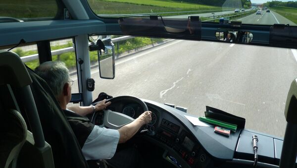 En Estonie, une passagère d’un autobus remplace un conducteur ivre - Sputnik Afrique