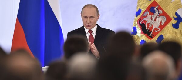 Russian President Vladimir Putin addresses the Federal Assembly of both houses of parliament at the Kremlin in Moscow on December 1, 2016. - Sputnik Afrique