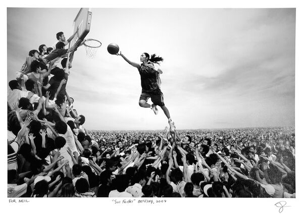 Фотография китайской баскетболистки Суй Фэйфэй, сделанная Марком Зибертом как часть рекламной кампании для Олимпийских игр в Пекине - Sputnik Afrique