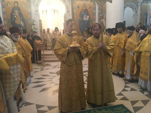 Le patriarche de Moscou Cyrille (au fond) consacre une nouvelle cathédrale russe à Paris Le patriarche de Moscou Cyrille (au fond) consacre une nouvelle cathédrale russe à Paris - Sputnik Afrique