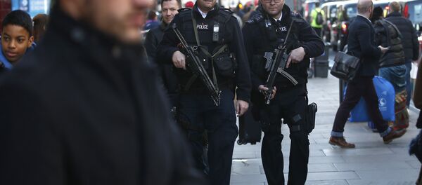 Un Britannique emploie un néologisme et… se fait arrêter - Sputnik Afrique