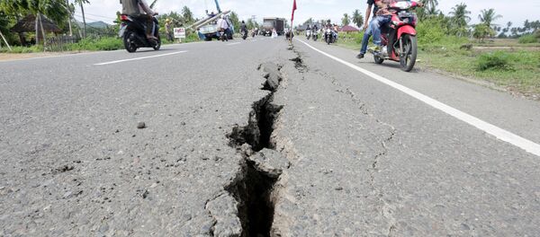 Un puissant séisme fait plus de 50 morts en Indonésie - Sputnik Afrique
