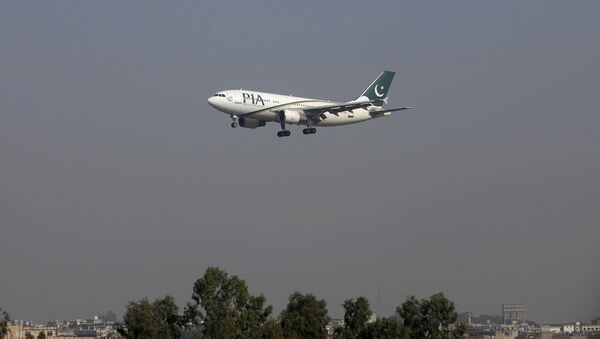 A Pakistan International Airlines (PIA) passenger plane arrives at the Benazir International airport in Islamabad, Pakistan. (File) - Sputnik Afrique