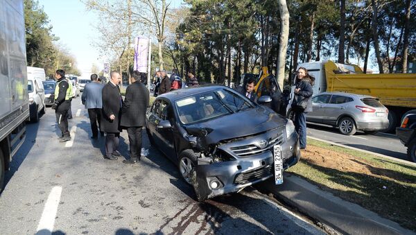 İstanbul'da bulunan Cumhurbaşkanı Recep Tayyip Erdoğan'ın konvoyunda 3 aracın karıştığı zincirleme trafik kazası meydana geldi. - Sputnik Afrique