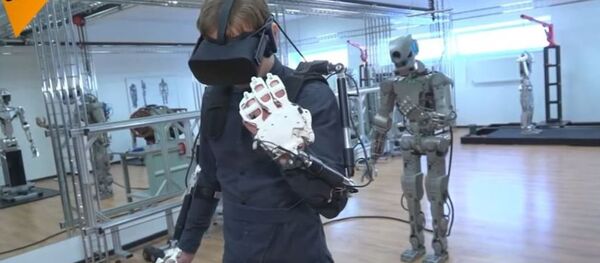 Les essais du robot humanoïde russe FEDOR - Sputnik Afrique