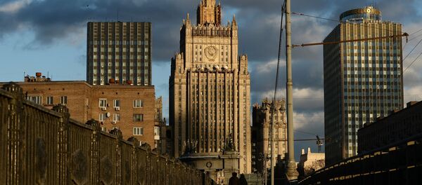 The Foreign Ministry building as seen from the Borodinsky Bridge in Moscow - Sputnik Afrique