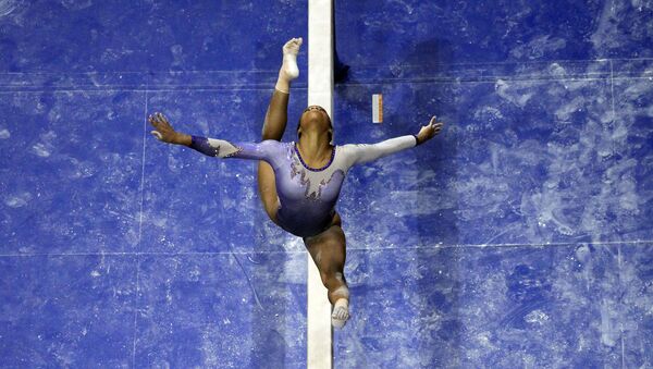 Выступление американской гимнастки Габриэль Дуглас на чемпионате США по гимнастике - Sputnik Afrique