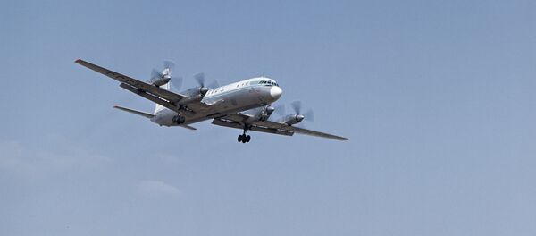 Un avion avec 39 personnes à son bord atterrit en catastrophe en Sibérie Un avion avec 39 personnes à son bord atterrit en catastrophe en Sibérie - Sputnik Afrique