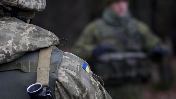 Escalade dans le Donbass: les troupes de Kiev attaquent les positions des milices - Sputnik Afrique