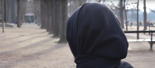 Une musulmane expulsée d’une cérémonie de Noël par le maire du Raincy en raison de son voile - Sputnik Afrique