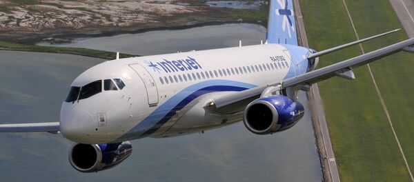 Un SSJ100 de la compagnie mexicaine Interjet - Sputnik Afrique