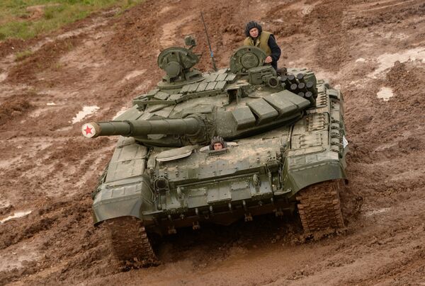 Un T-72 lors du forum militaire Army-2016 - Sputnik Afrique